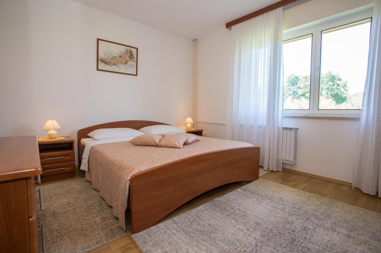 Garden View Apartment In Porec For 2 - 4 Persons Exterior foto